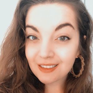 Meet your Posher, Corissa